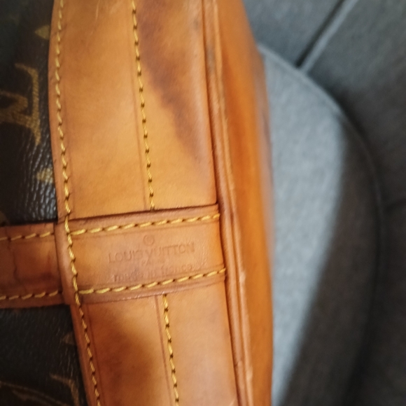 Louis Vuitton Brown Monogram Drawstring - Picture 16 of 16